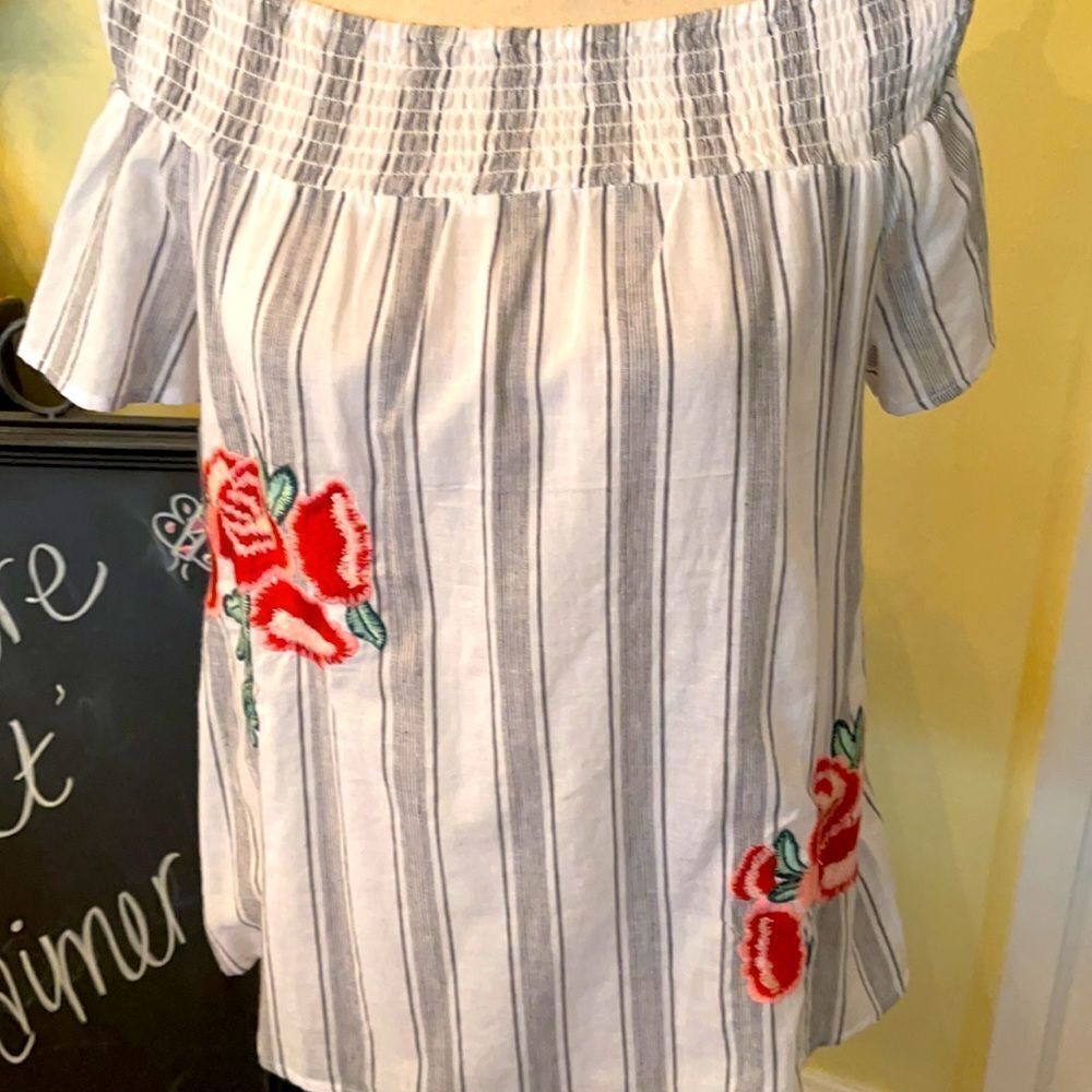 *Stitch Fix* NWT Sz M ALICE blue Embroidered Top - Picture 3 of 9